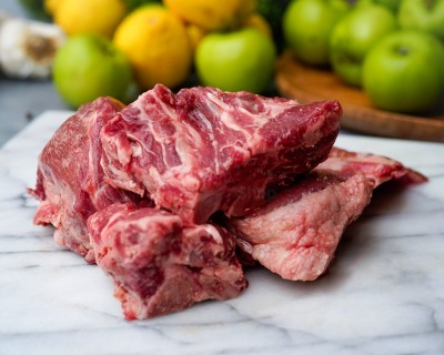 Свинина на кости охлаждённая 1 кг - купить в Уядах
